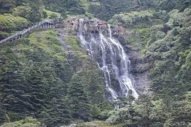 请问植村秀卸妆油的效果如何？游戏画面