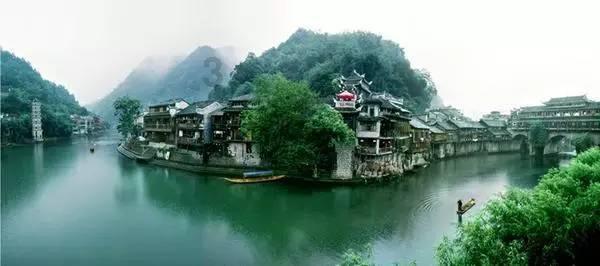 电脑开机出现英文游戏画面